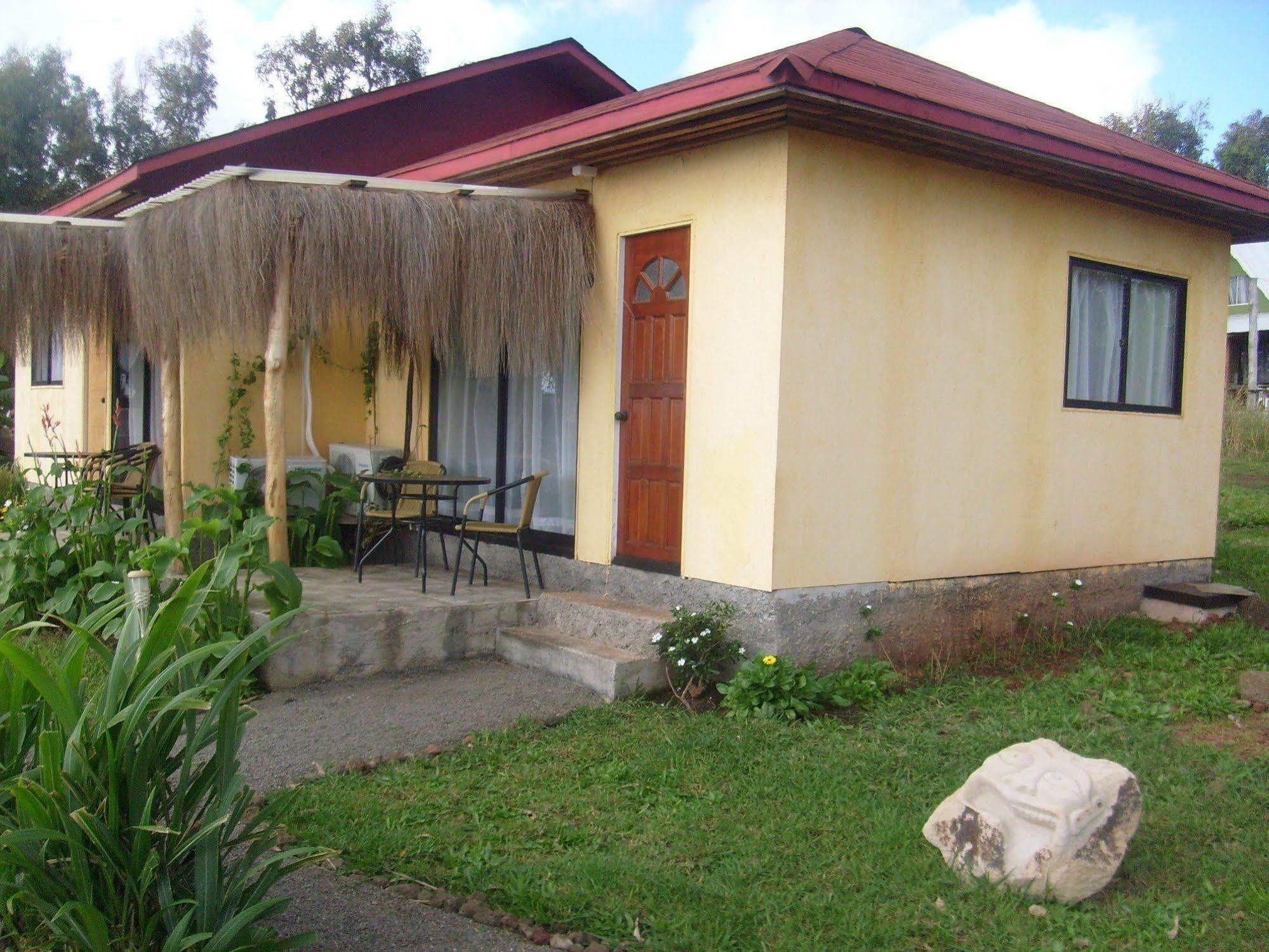 Hostal Sunset Hanga Roa Esterno foto