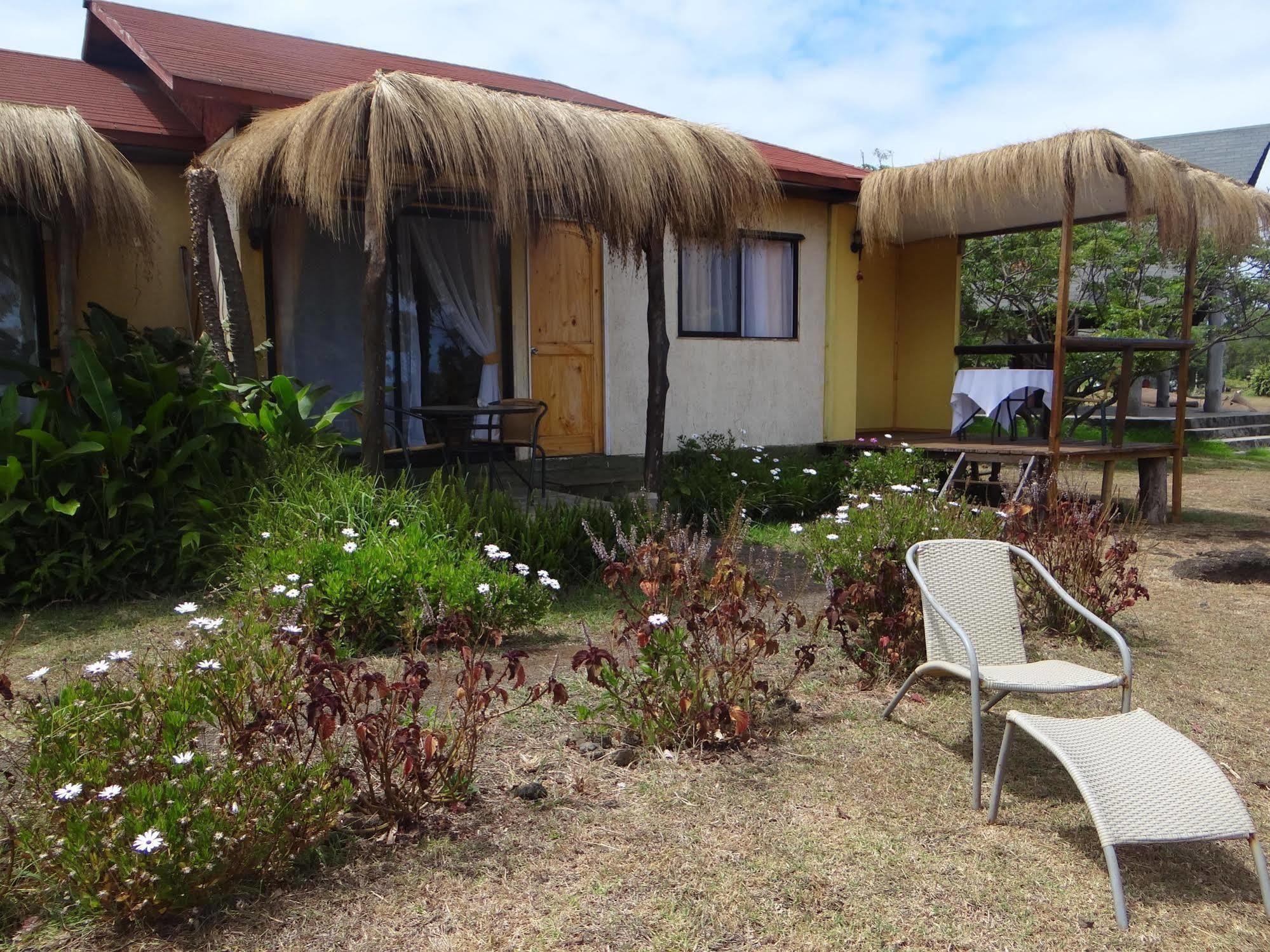 Hostal Sunset Hanga Roa Esterno foto