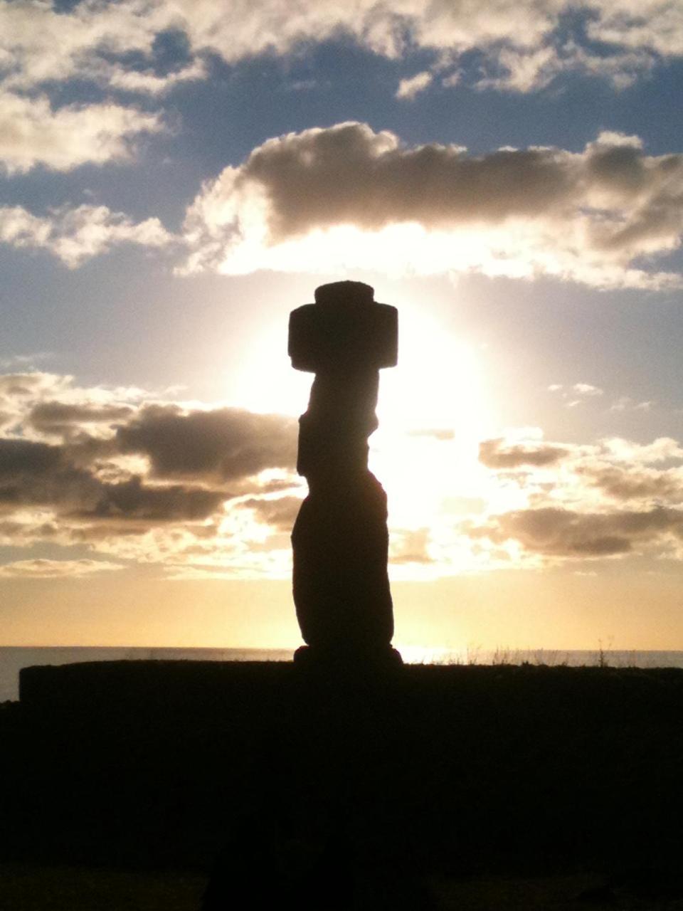 Hostal Sunset Hanga Roa Esterno foto